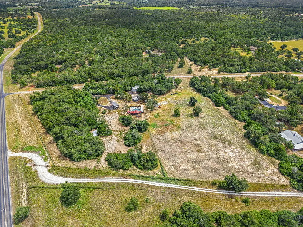 206 22 Hills Road Gause, TX 77857