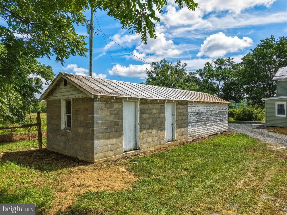 6117 ALUM SPRINGS ROAD Edinburg, VA 22824