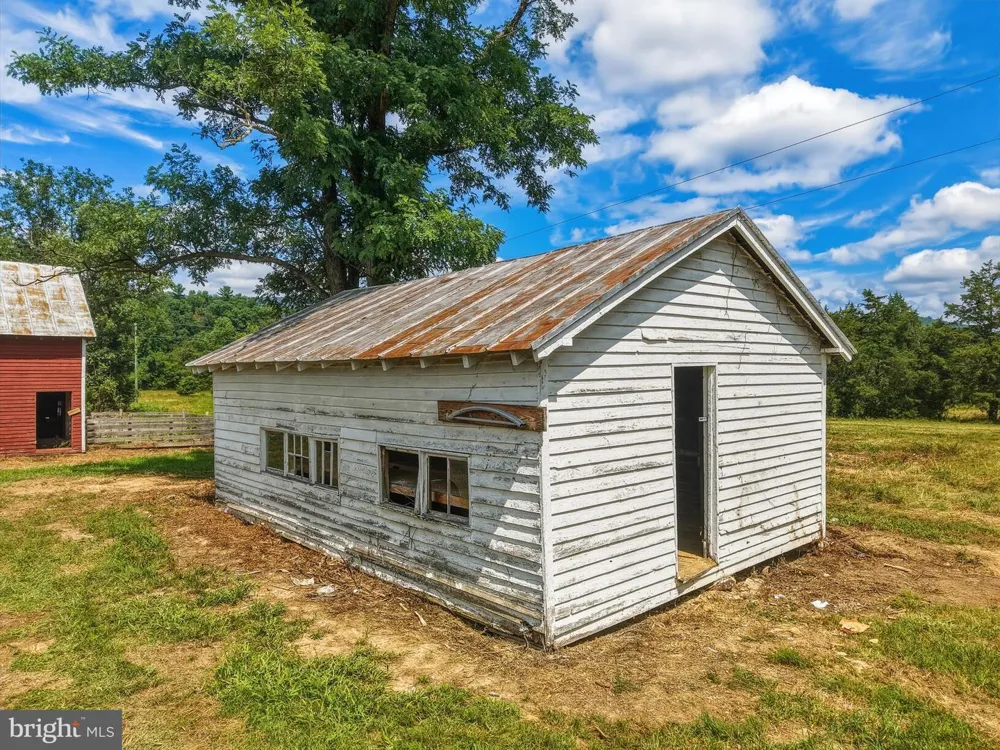 6117 ALUM SPRINGS ROAD Edinburg, VA 22824