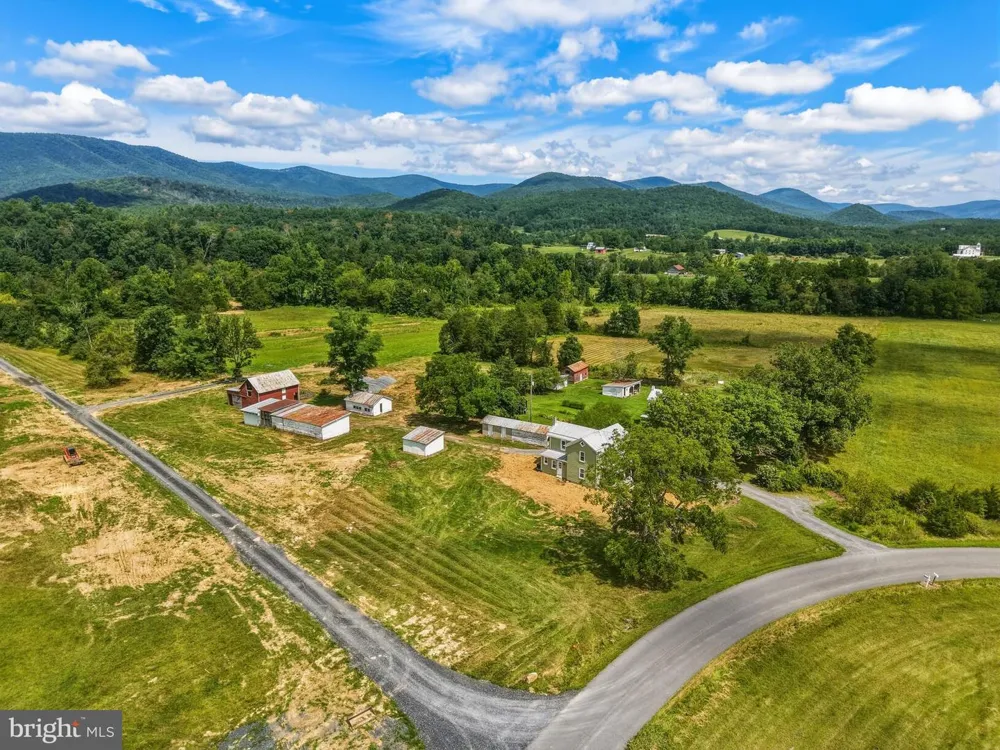 6117 ALUM SPRINGS ROAD Edinburg, VA 22824