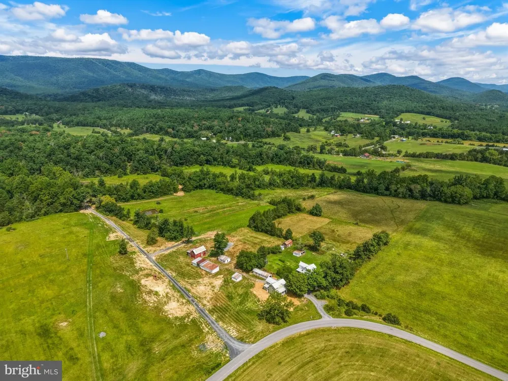 6117 ALUM SPRINGS ROAD Edinburg, VA 22824