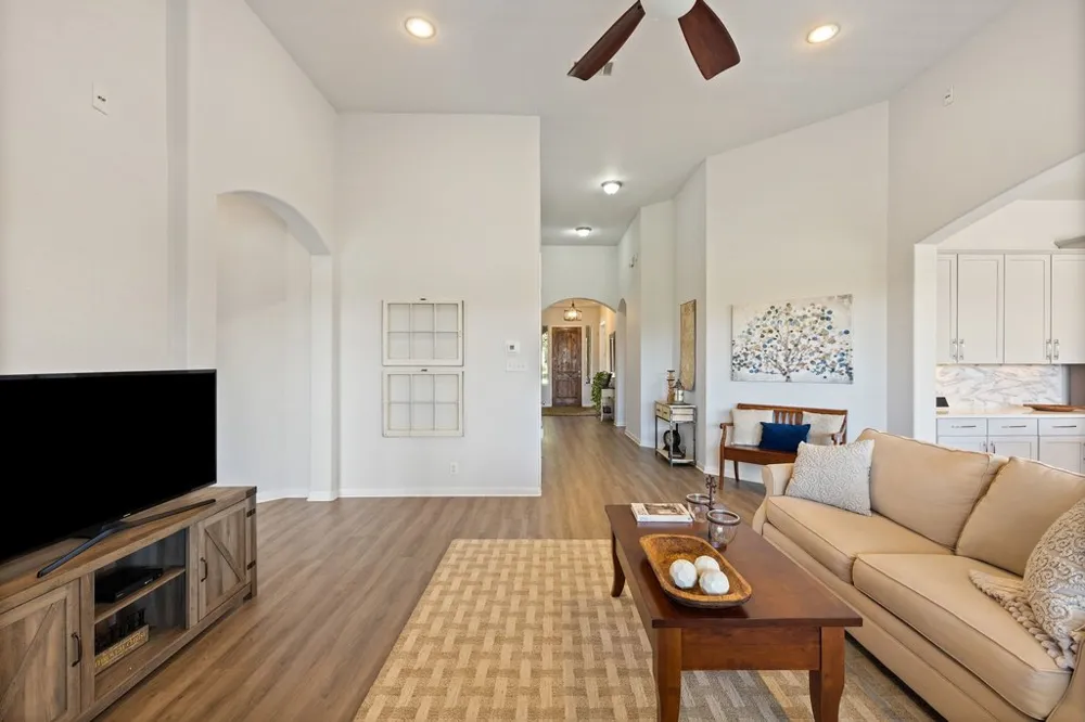 5301 Cardinal Flower Cove Spicewood, TX 78669