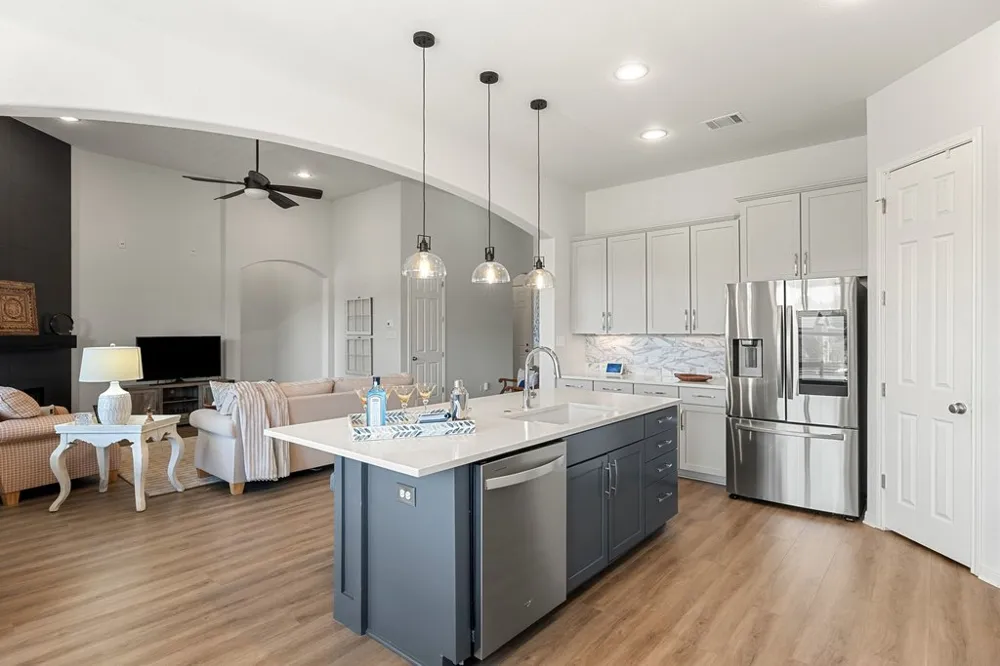 5301 Cardinal Flower Cove Spicewood, TX 78669