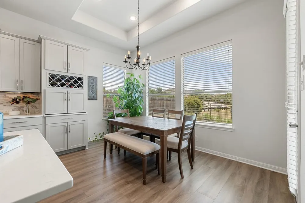 5301 Cardinal Flower Cove Spicewood, TX 78669