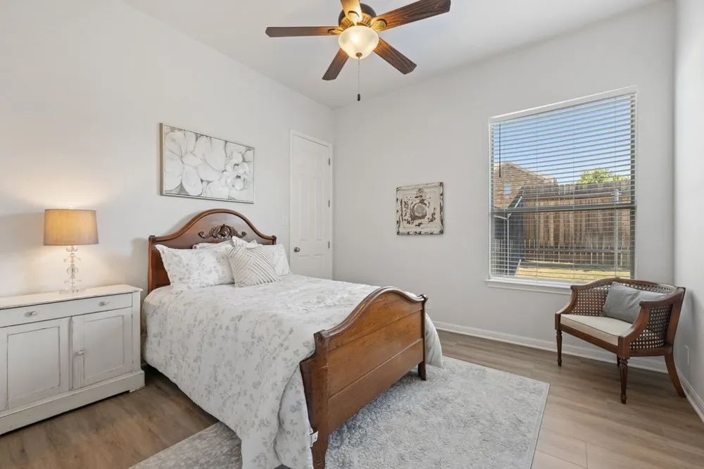 5301 Cardinal Flower Cove Spicewood, TX 78669
