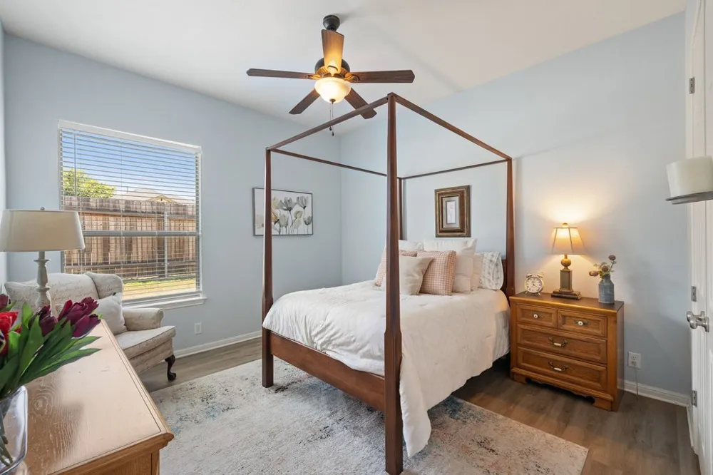 5301 Cardinal Flower Cove Spicewood, TX 78669