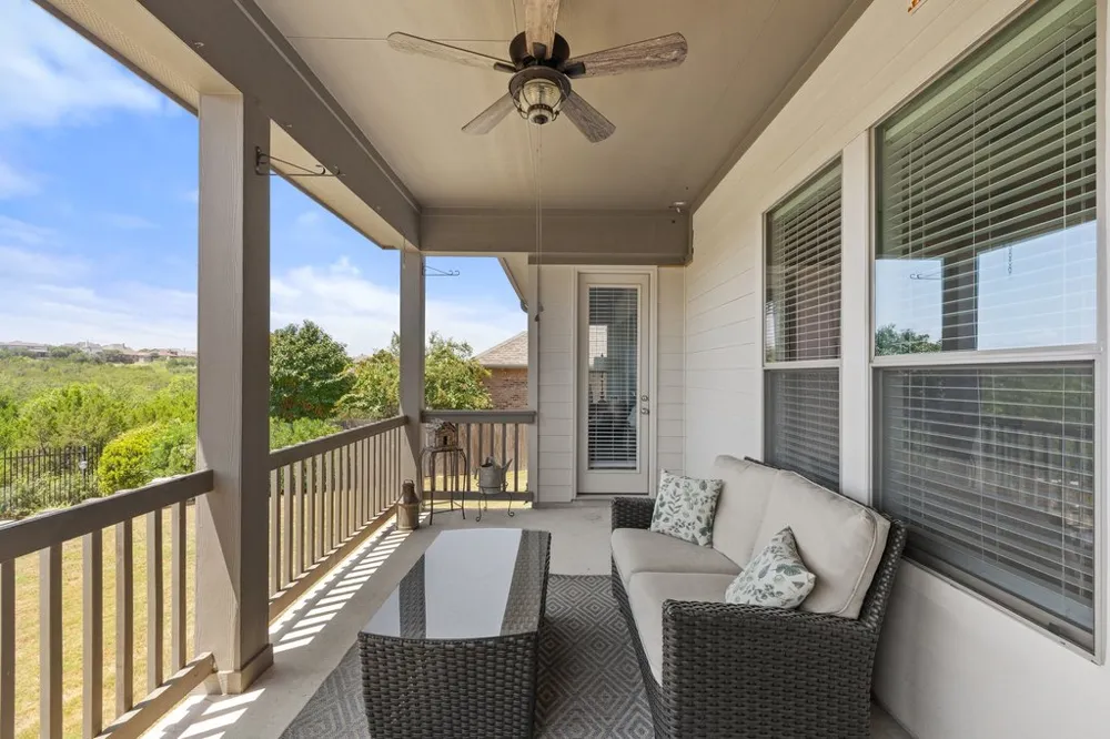5301 Cardinal Flower Cove Spicewood, TX 78669