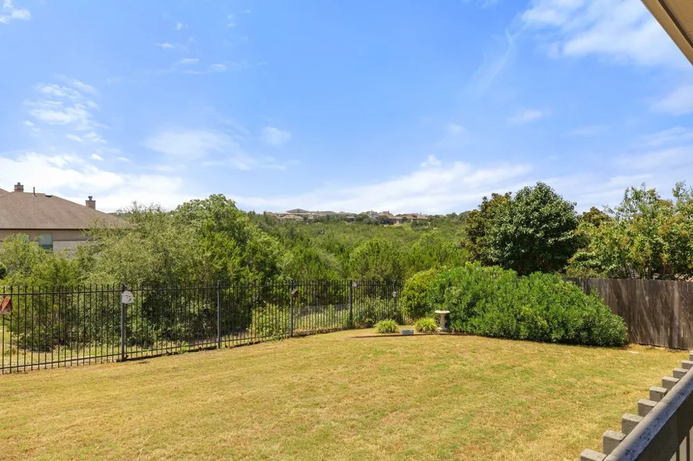 5301 Cardinal Flower Cove Spicewood, TX 78669
