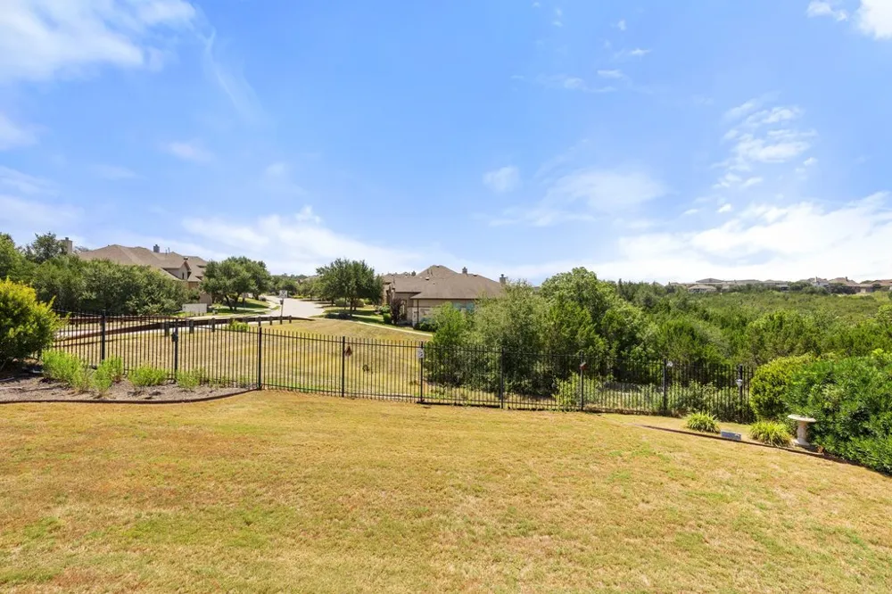 5301 Cardinal Flower Cove Spicewood, TX 78669