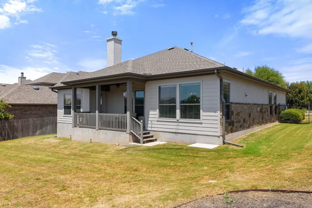 5301 Cardinal Flower Cove Spicewood, TX 78669