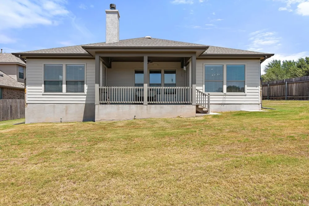 5301 Cardinal Flower Cove Spicewood, TX 78669