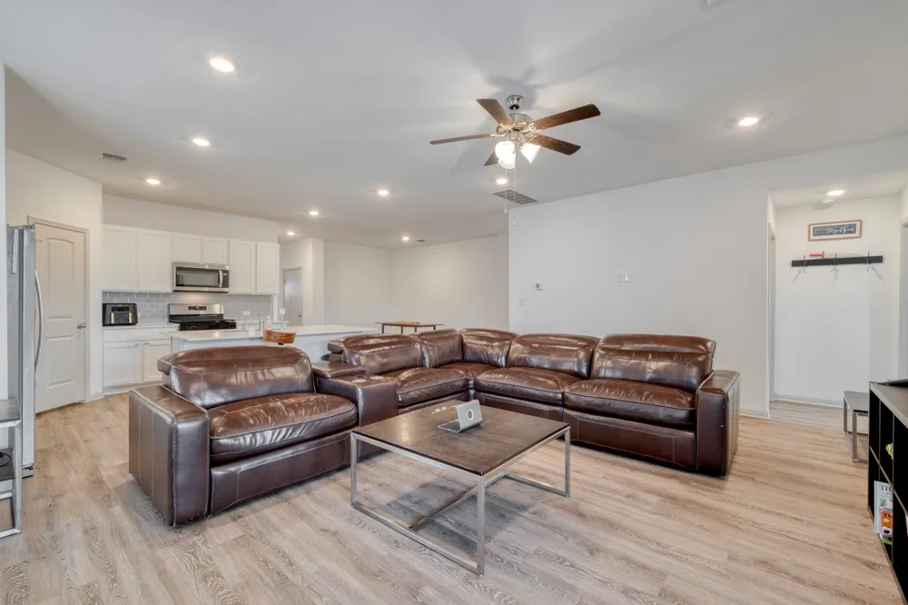 102 Johnson Draw Road Hutto, TX 78634