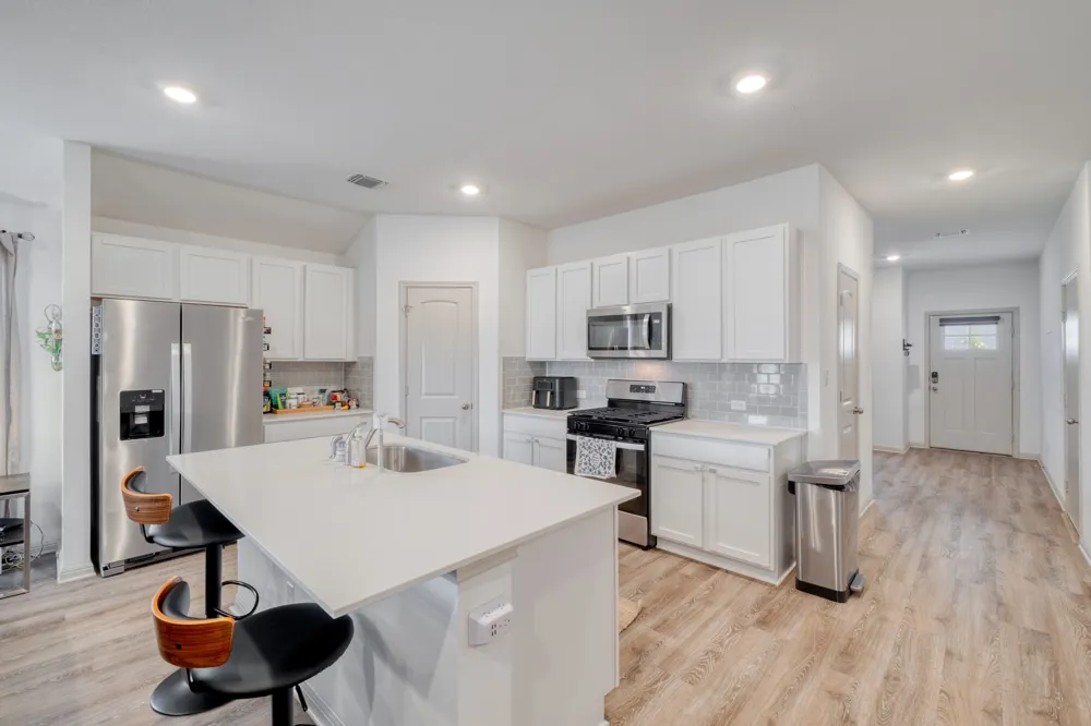 102 Johnson Draw Road Hutto, TX 78634