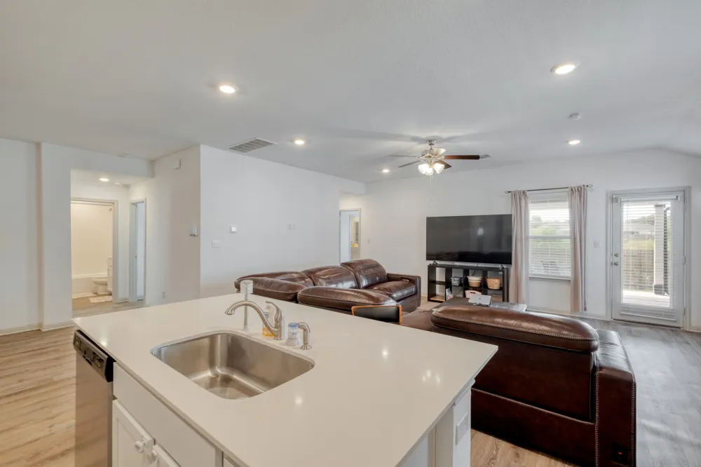 102 Johnson Draw Road Hutto, TX 78634