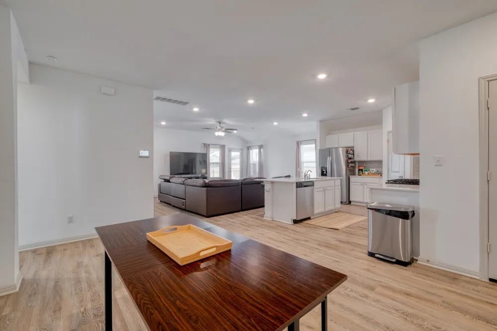 102 Johnson Draw Road Hutto, TX 78634