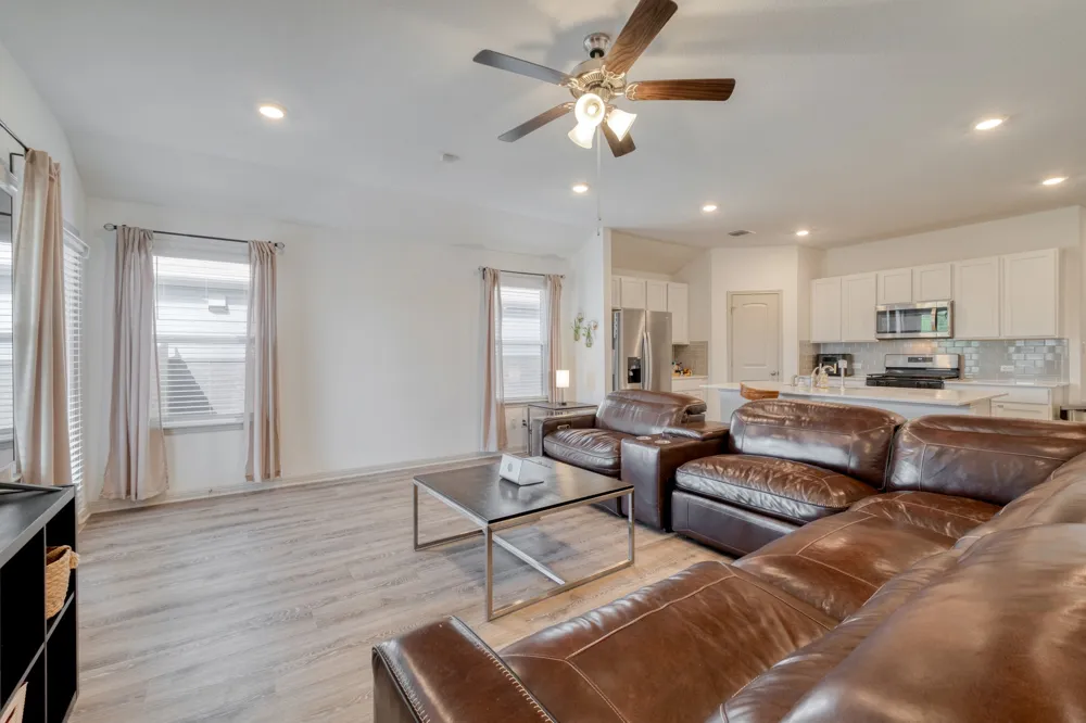 102 Johnson Draw Road Hutto, TX 78634