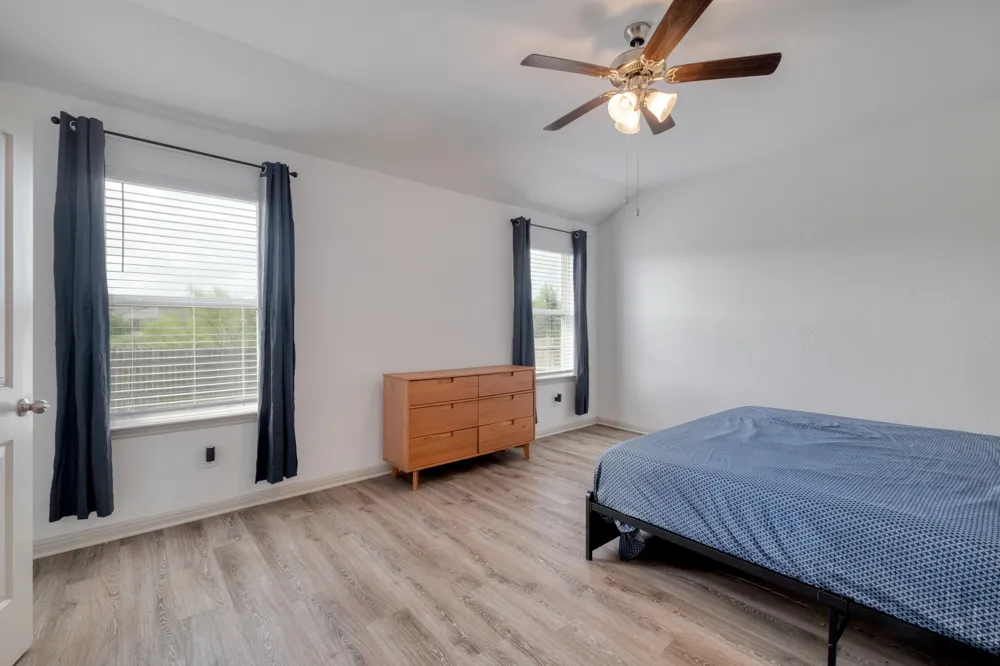 102 Johnson Draw Road Hutto, TX 78634