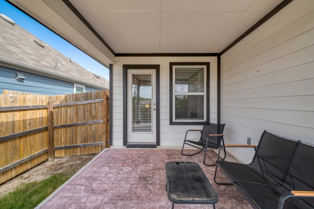 102 Johnson Draw Road Hutto, TX 78634