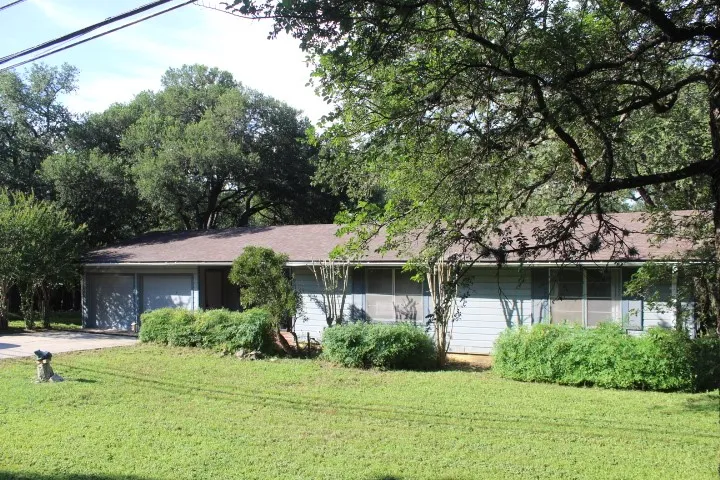 1306 Alamo Street San Marcos, TX 78666