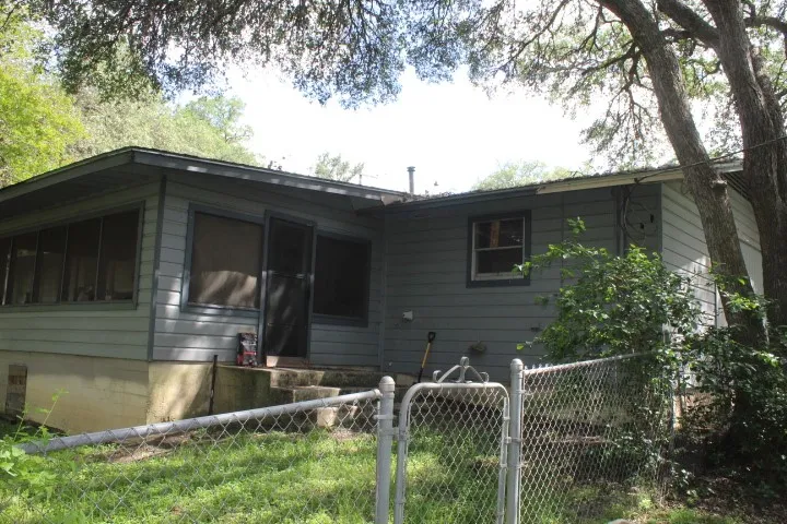 1306 Alamo Street San Marcos, TX 78666