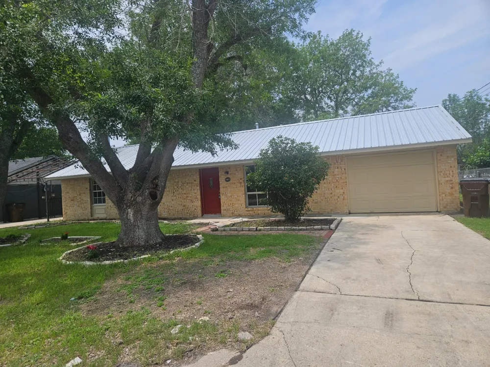 1401 Trinity Street Lockhart, TX 78644