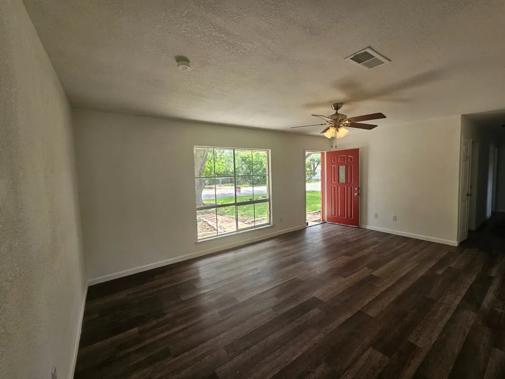 1401 Trinity Street Lockhart, TX 78644