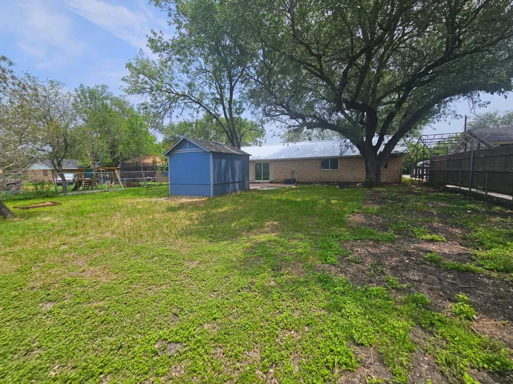 1401 Trinity Street Lockhart, TX 78644