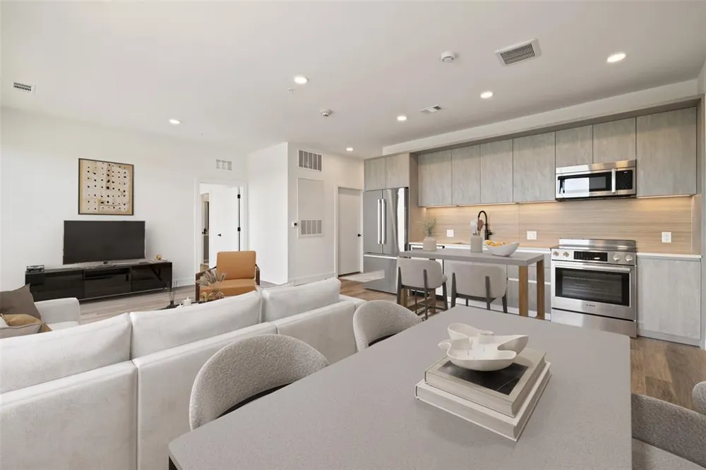 4315 S Congress Avenue #332 Austin, TX 78745