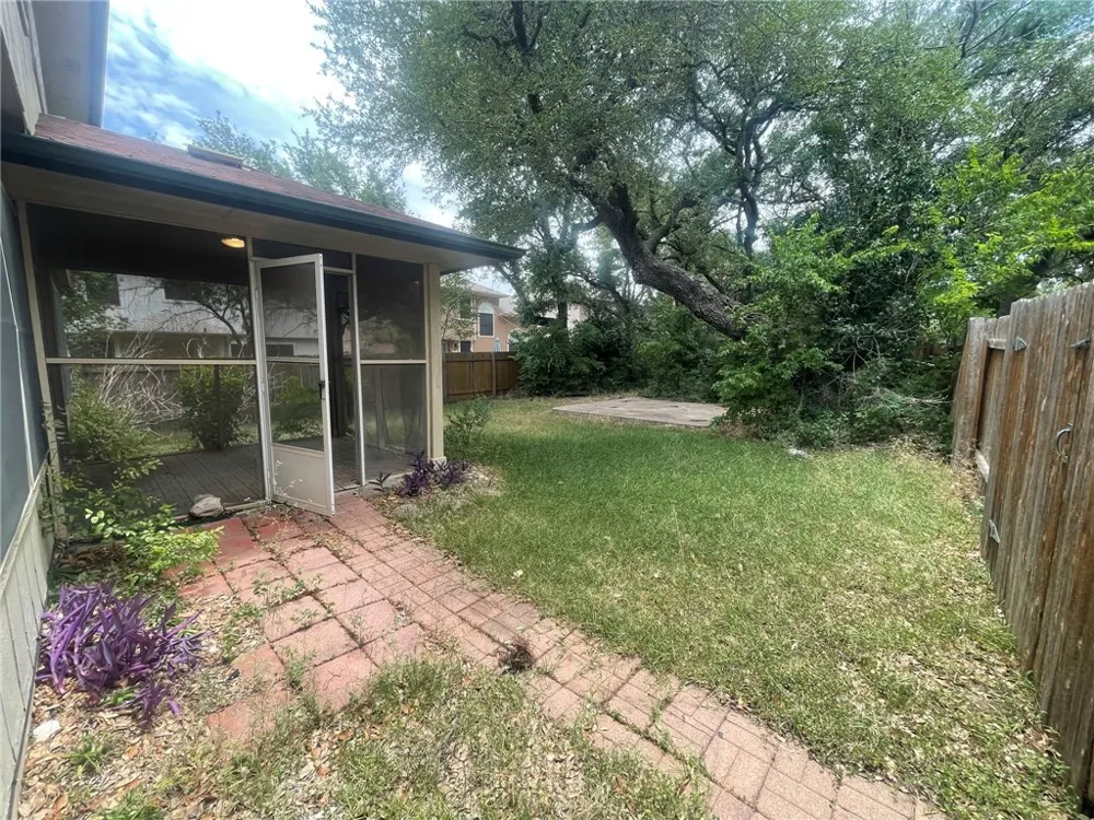 613 Stallion Drive Cedar Park, TX 78613