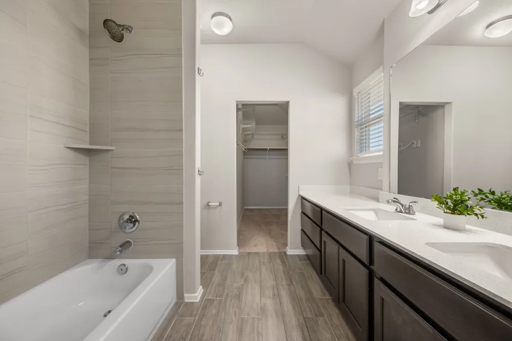 215 Lake Placid Run Elgin, TX 78621