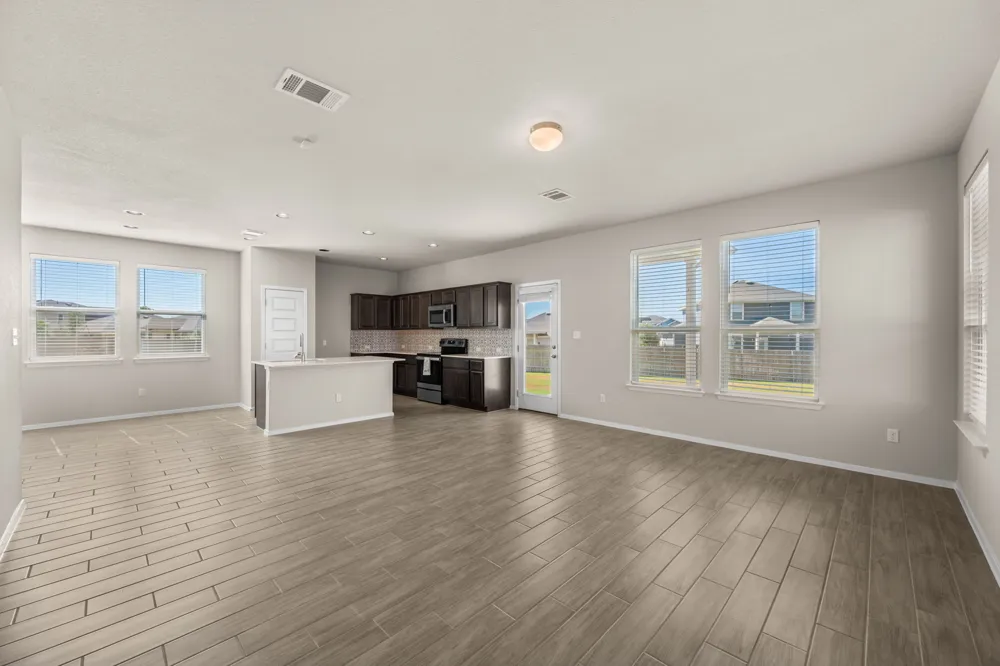 215 Lake Placid Run Elgin, TX 78621