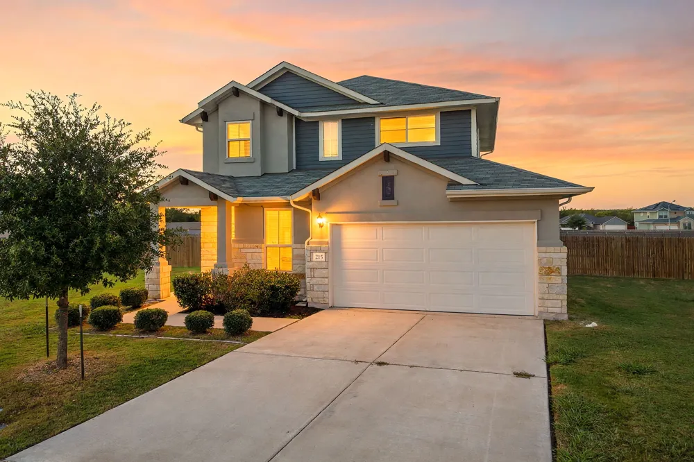 215 Lake Placid Run Elgin, TX 78621