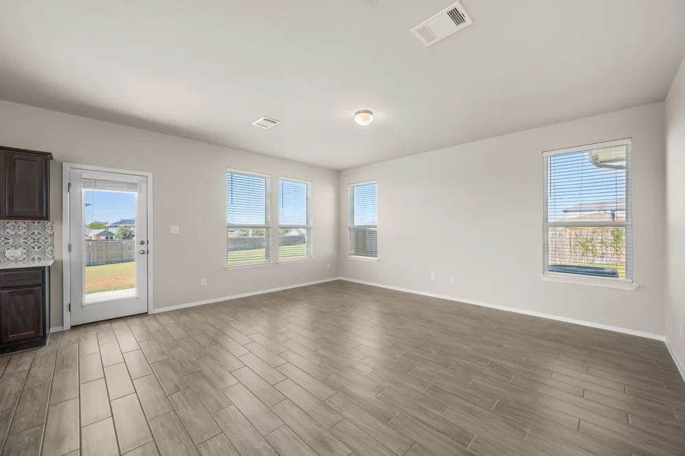215 Lake Placid Run Elgin, TX 78621