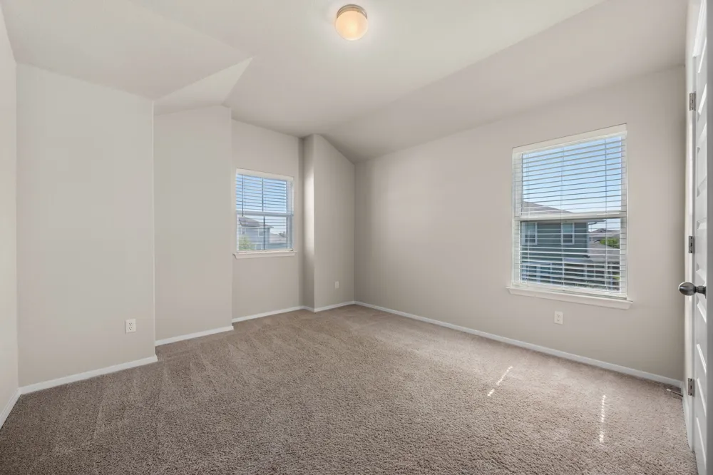 215 Lake Placid Run Elgin, TX 78621
