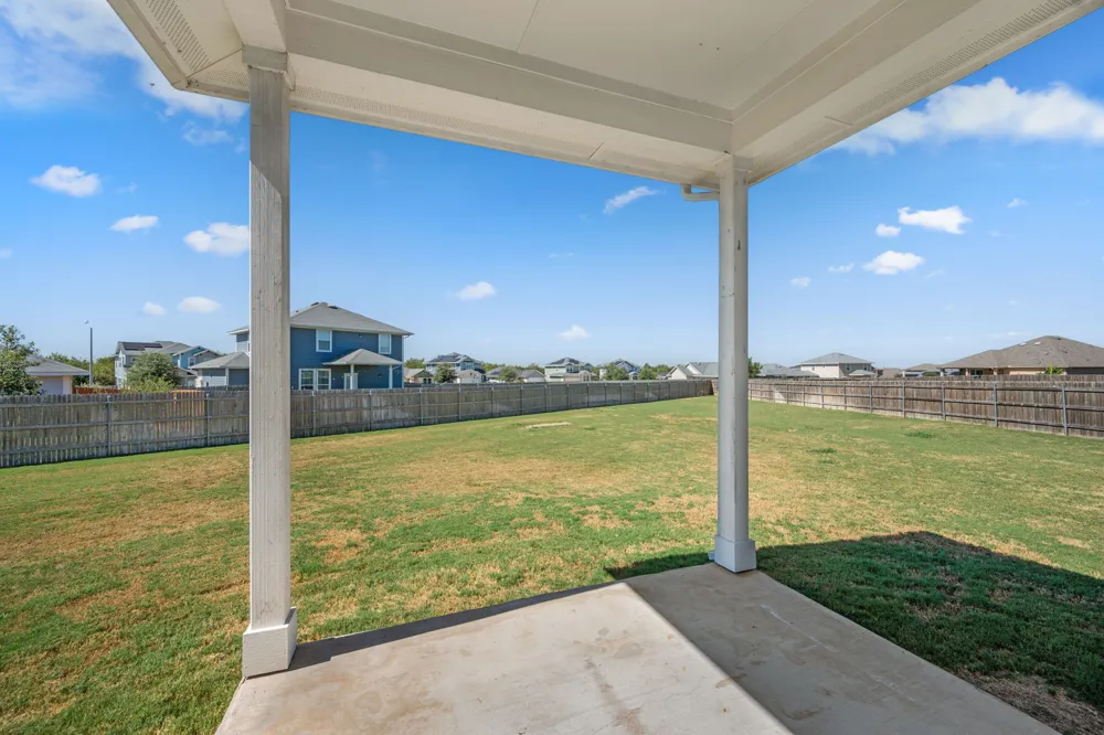 215 Lake Placid Run Elgin, TX 78621