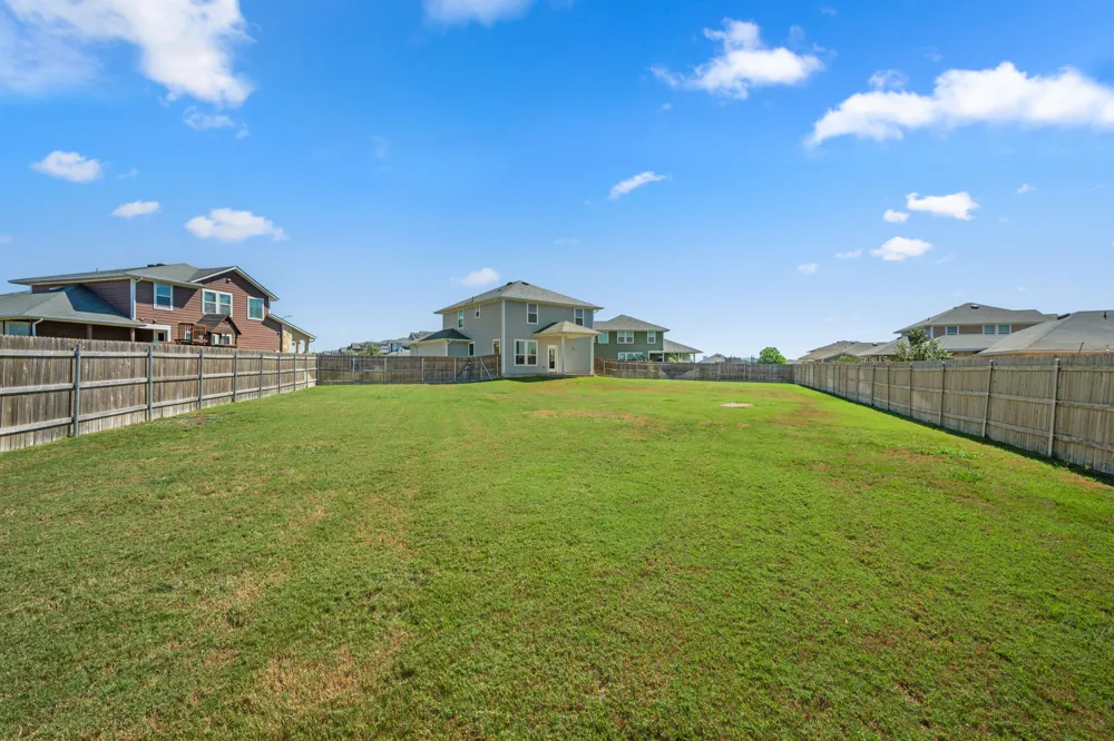 215 Lake Placid Run Elgin, TX 78621