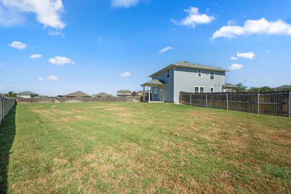 215 Lake Placid Run Elgin, TX 78621