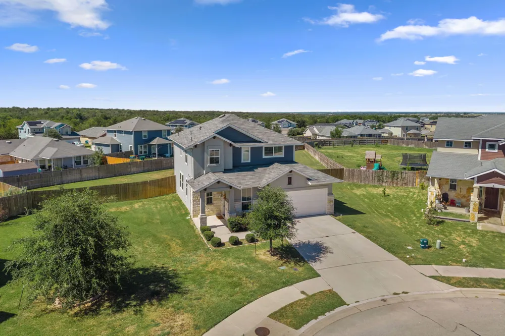 215 Lake Placid Run Elgin, TX 78621