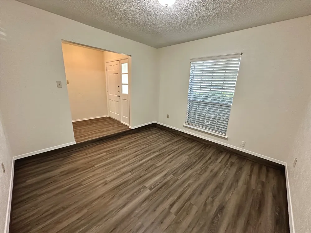 10400 Broken Shoe Trail Austin, TX 78750