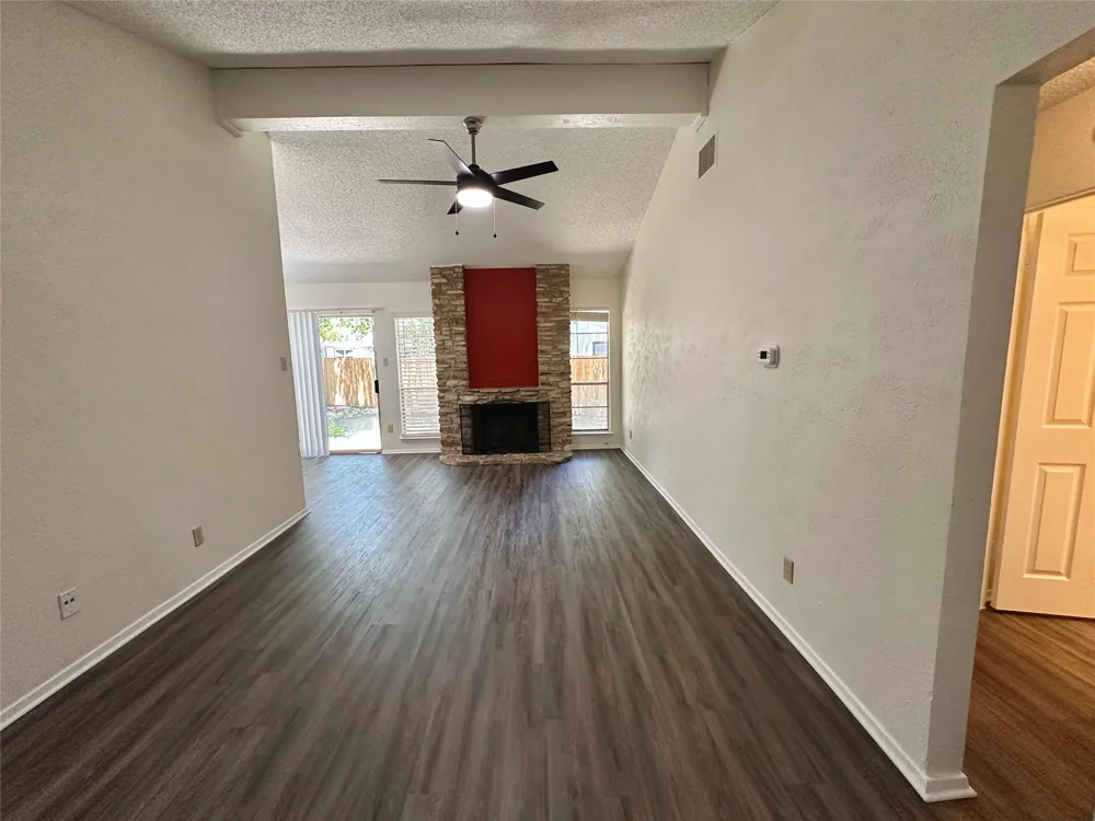 10400 Broken Shoe Trail Austin, TX 78750