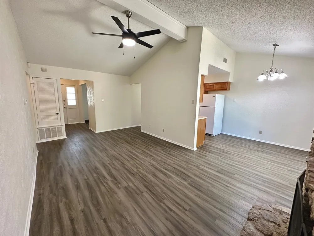 10400 Broken Shoe Trail Austin, TX 78750