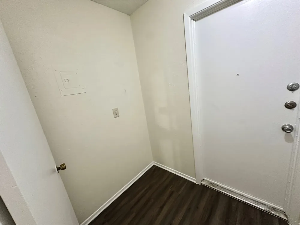 10400 Broken Shoe Trail Austin, TX 78750