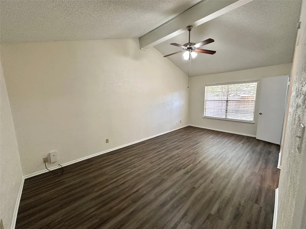 10400 Broken Shoe Trail Austin, TX 78750