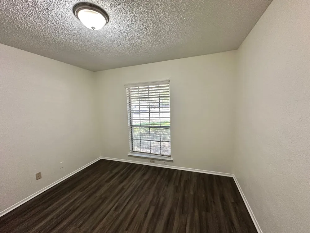 10400 Broken Shoe Trail Austin, TX 78750