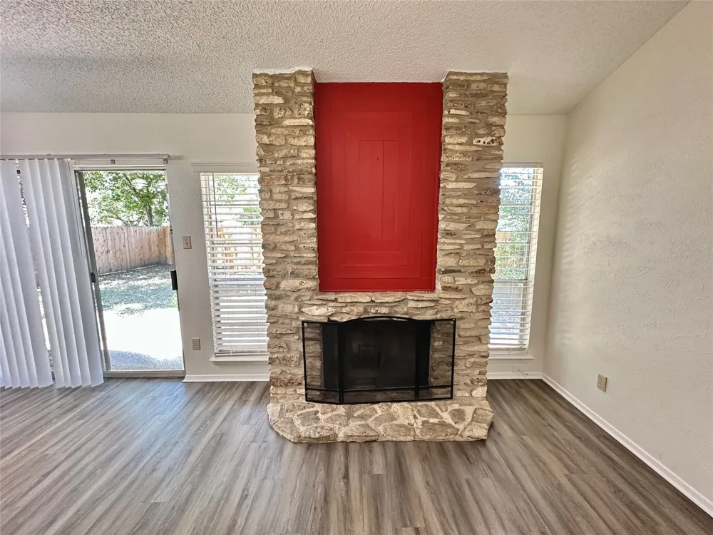 10400 Broken Shoe Trail Austin, TX 78750