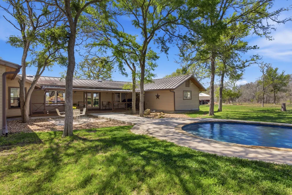 18335 FM 86 Red Rock, TX 78662