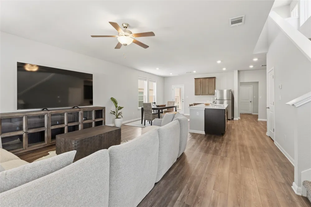 917 Lone Peak Way Dripping Springs, TX 78620
