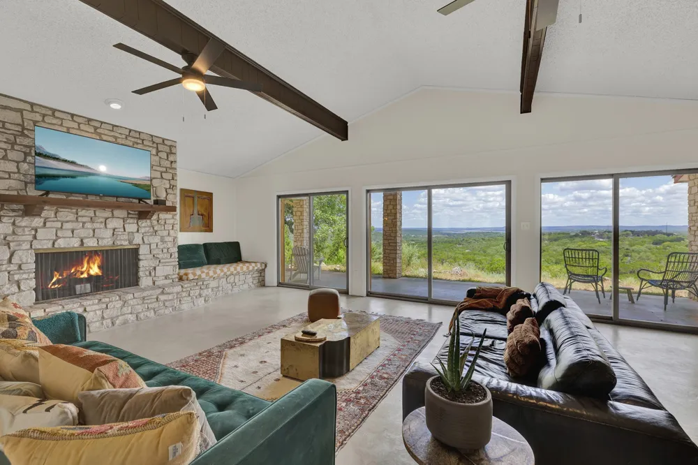 447 MADRONA DR DRIVE New Braunfels, TX 78132