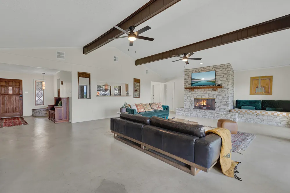 447 MADRONA DR DRIVE New Braunfels, TX 78132