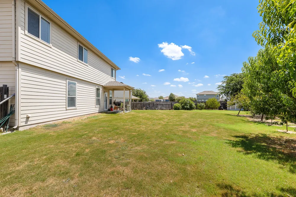 133 Lavaca Loop Hutto, TX 78634